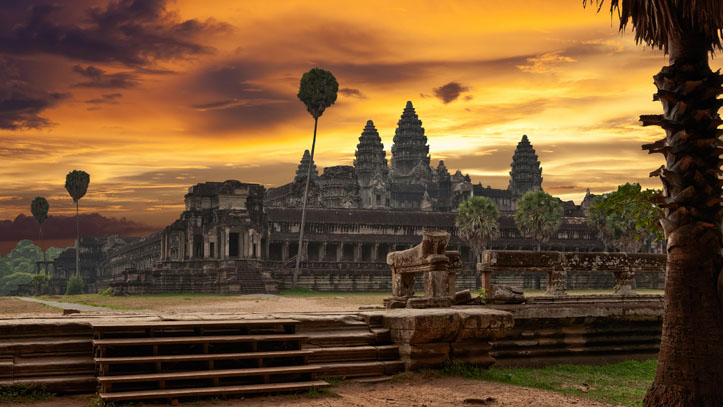 Le célèbre temple Angkor Wat, à l’aube.