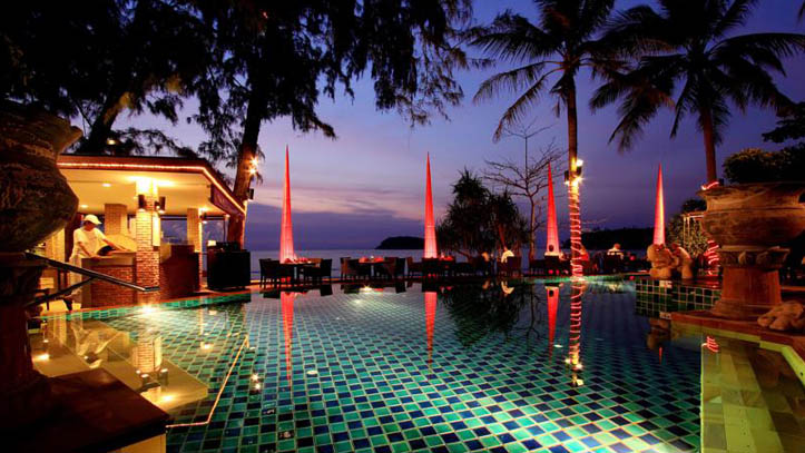 coucher de soleil piscine