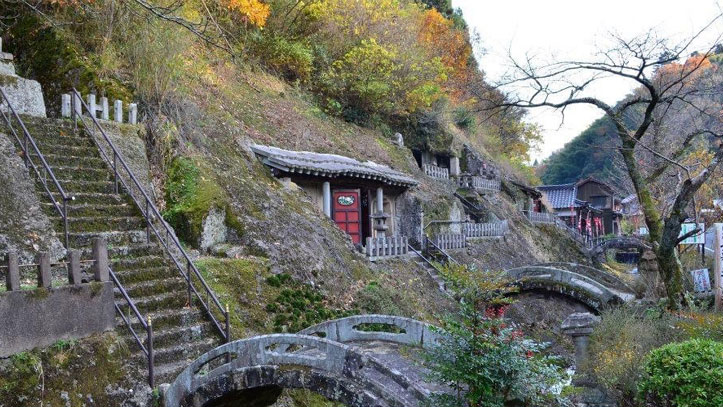 Iwami-Ginzan-pont-escalier