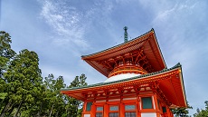 Koyasan-pagode-temple-Danjogaran
