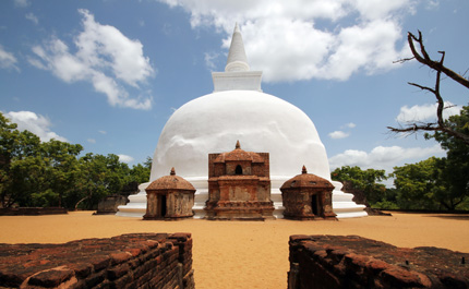 Sri-lanka-Polonnaruwa-stupa-Kiri-Vihara