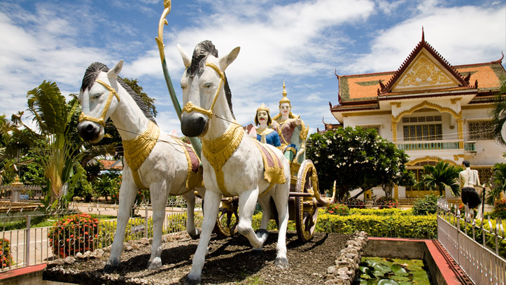 statue wat kampheng battambang cambodge chevaux