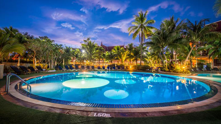 piscine thai village