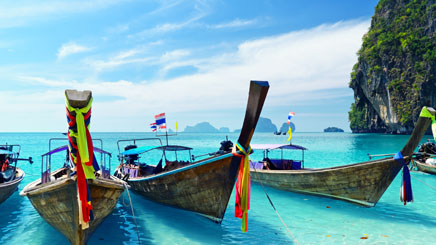  barque-bord-de-plage-phuket 