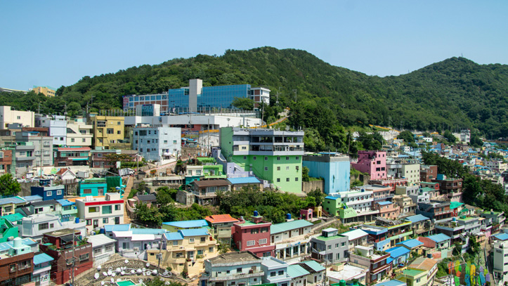 busan-vue-ciel-maisons-couleurs