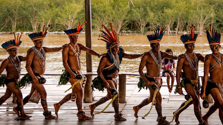 dance-indiens-amazonie-fleuve -liste