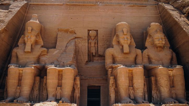 egypte-abou-simbel-entree