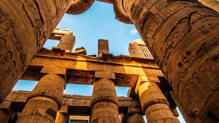 egypte-karnak-temple-contre-plongee