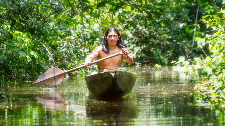 indien-barque-fleuve-vert-amazonie