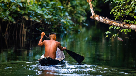 indien-canoe-amazonie-fleuve