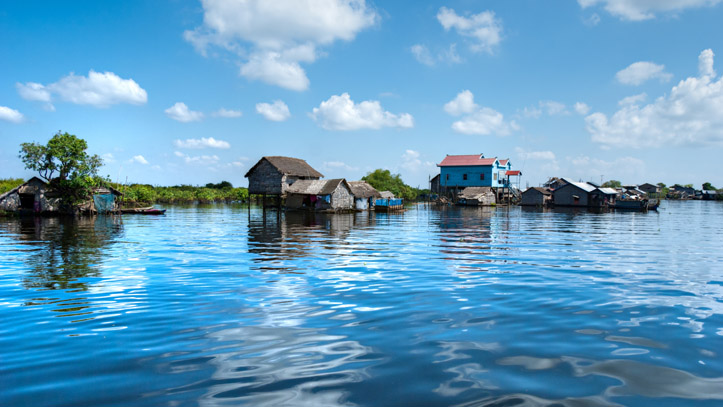 Les fameuses maisons sur pilotis du lac Tonlé Sap, au Cambodge !