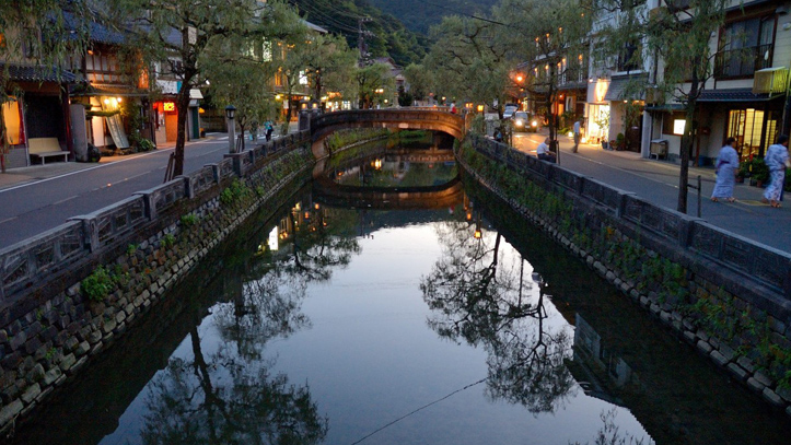 miyama-toit-japon-soir