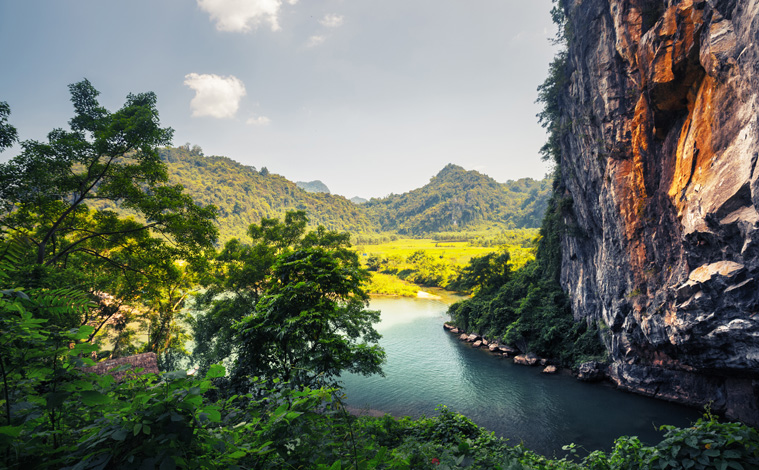 phong-nha-national-park-vietnam-slide