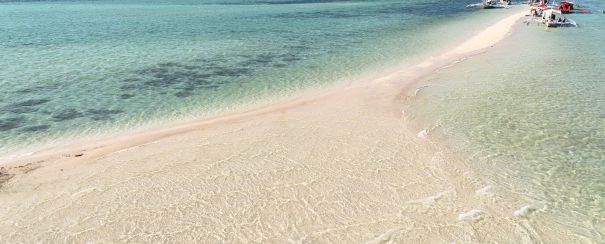 plage-negros-sable-transparent