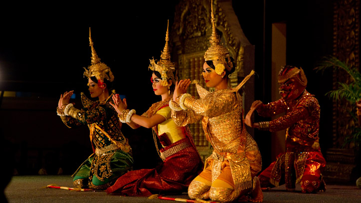 spectacle danse folklorique traditionnelle khmere