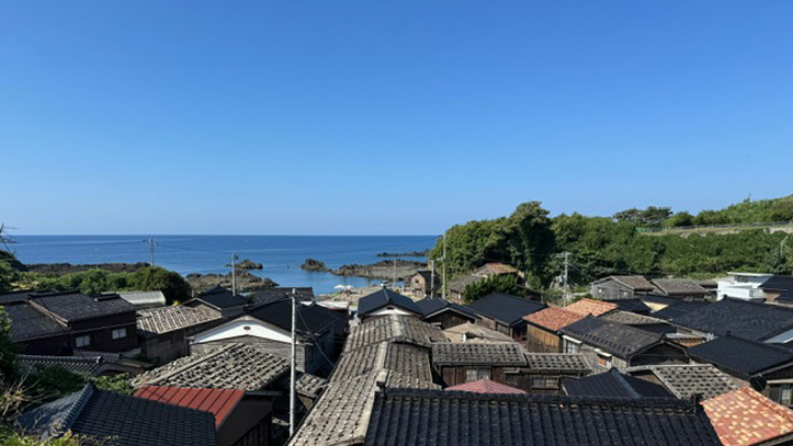 toits-maisons-ile-sado-japon
