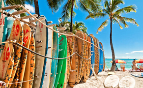 USA Hawaii planche surf plage sable blanc