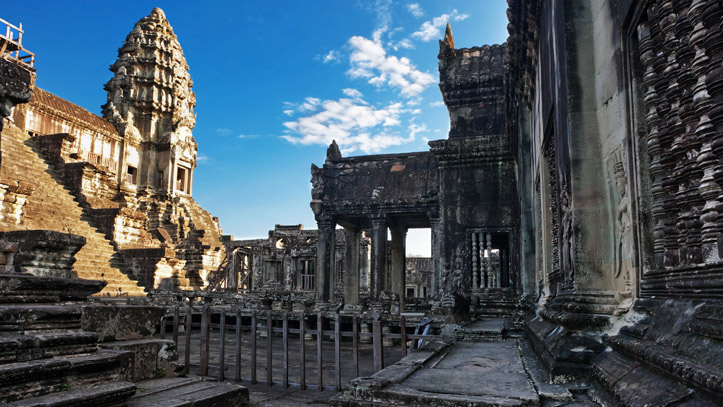 Des vestiges d’une cour intérieure d’un temple à Angkor Wat, à Siem Reap