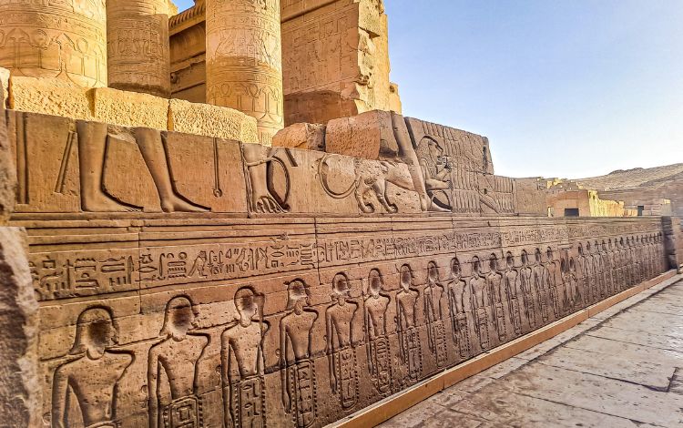 vestiges-kom-ombo-nil-egypte