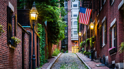  USA Boston centre ville rue pave drapeau 